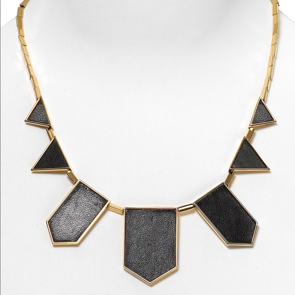 House of Harlow 1960 statement piece