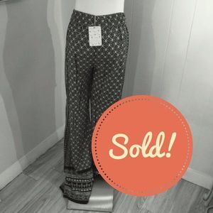 SOLD! Lucy & Laurel Womens Blue Pattern Pants NWT