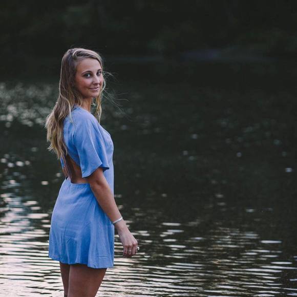 Meet your Posher, Tabitha - Picture 1 of 1