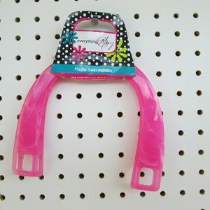 Plastic Swirl handle