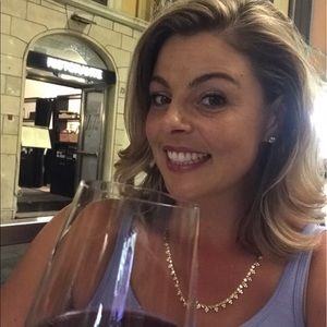 Meet your Posher, Leslie