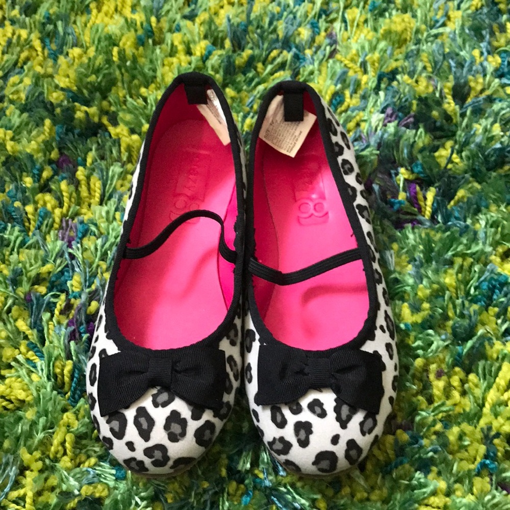 Super cute leopard flats for girls!