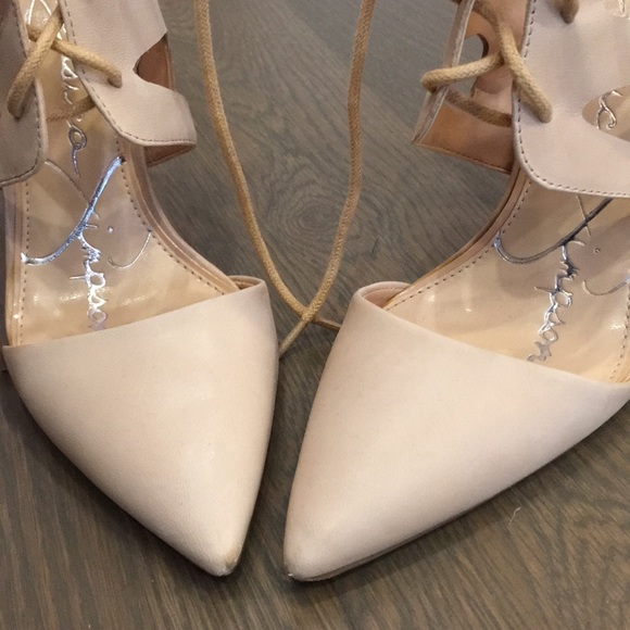 Jessica Simpson high heel shoe - Picture 2 of 6