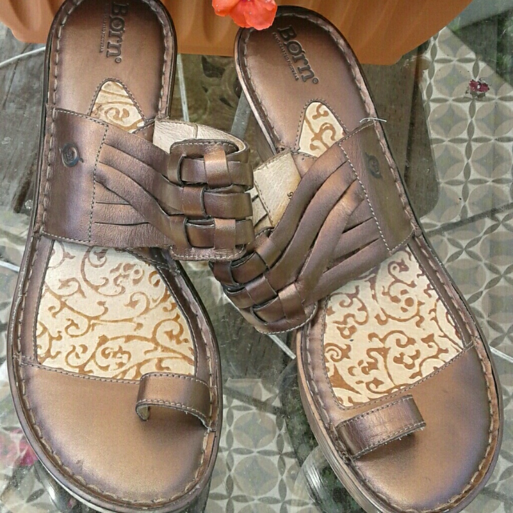 Born BOC Sandals Metallic Copper Size 11