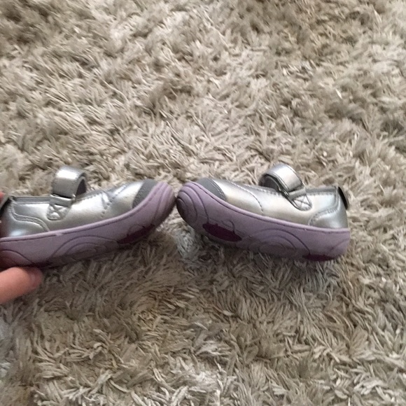 Surprize by Stride Rite Mary Janes size 5 - Picture 3 of 6