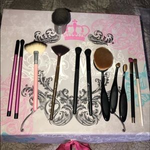 Random makeup brushes