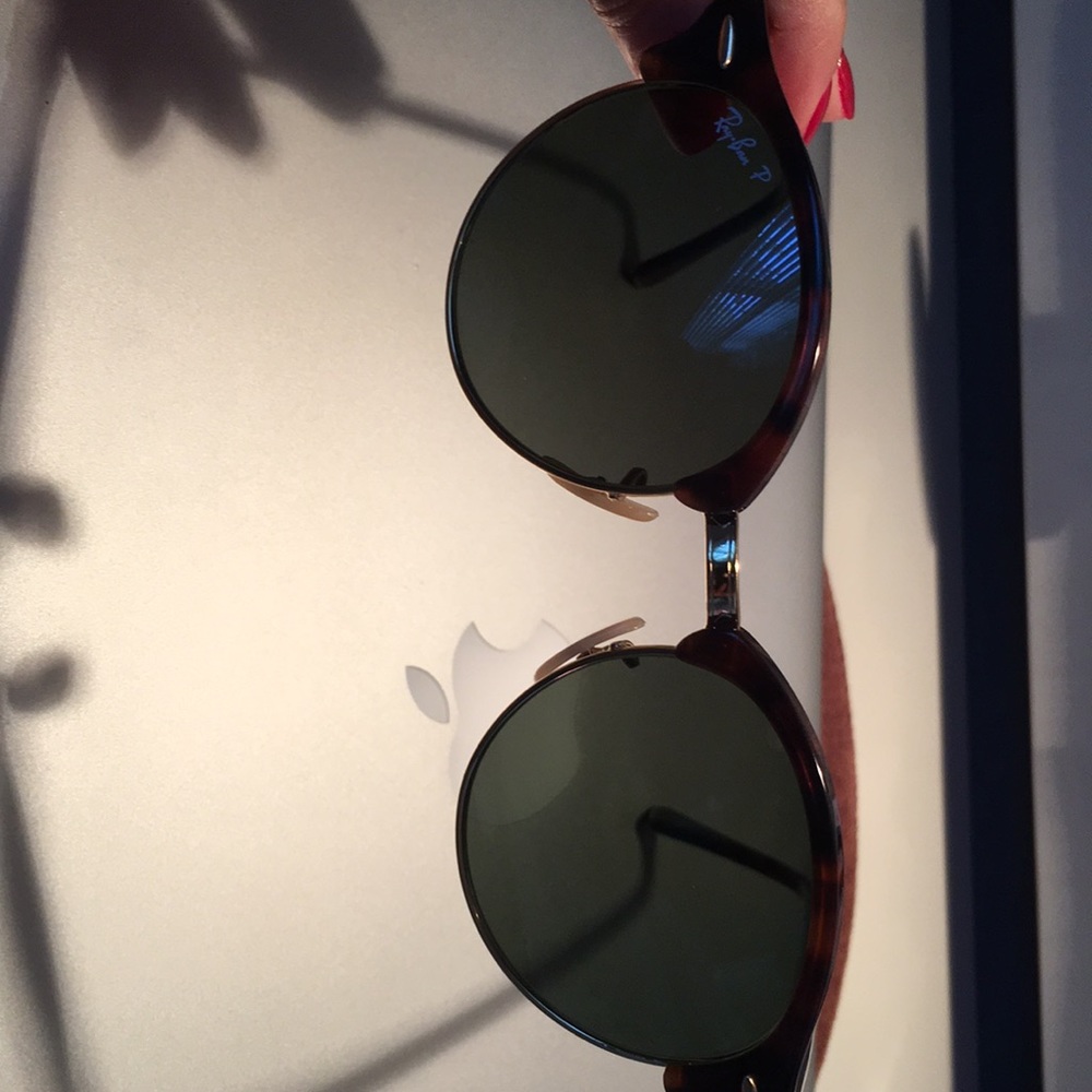 Polarized ray bans!