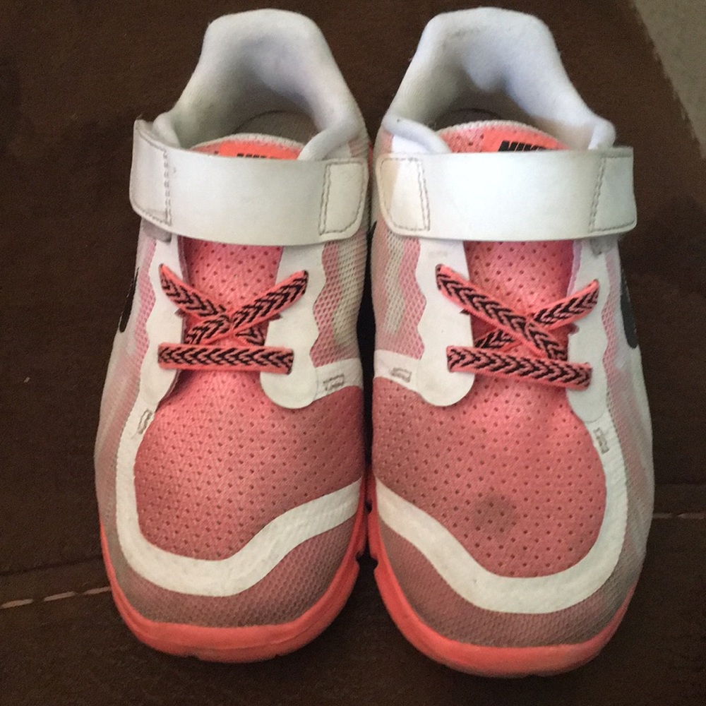 Toddler Nike Recently WASHED. New pictures up