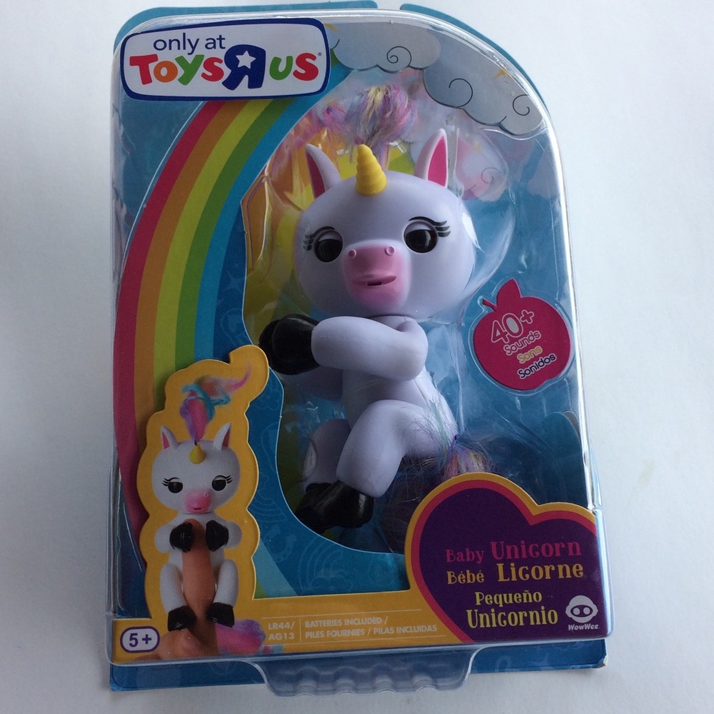 WowWee Fingerlings Gigi Unicorn ToysRUs Exclusive