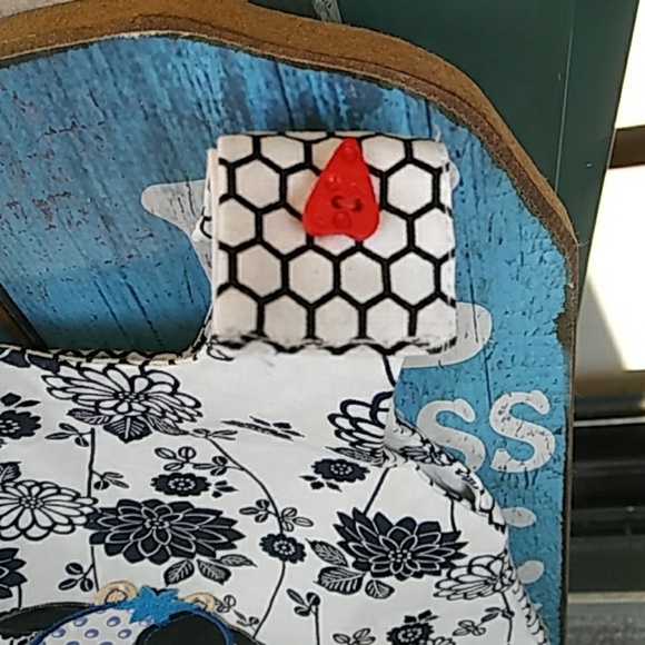 Top & bottom - Picture 3 of 5