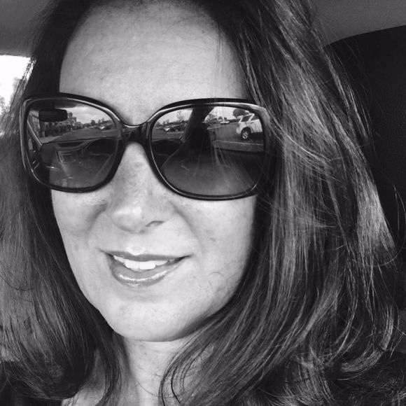 Meet your Posher, Lori - Picture 1 of 1