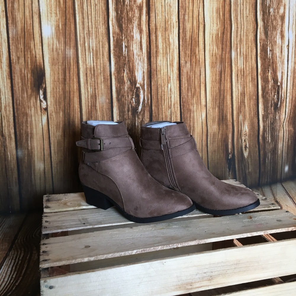 Ankle booties sz 7 💕