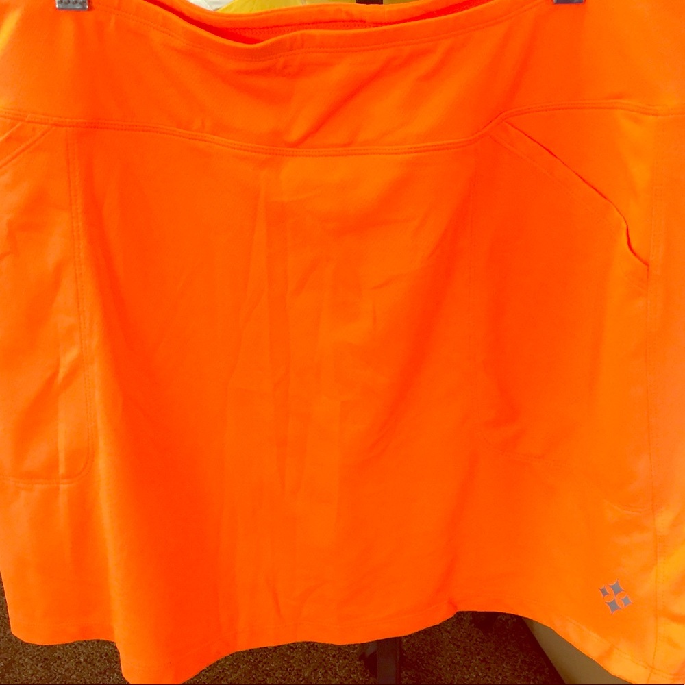 NWTO Size Large JoFit Orange Skort
