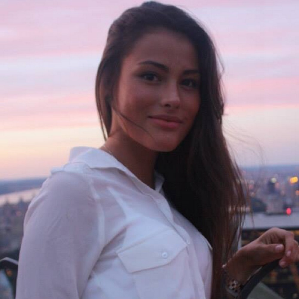 Meet your Posher, Charlotte andrea