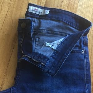 Vineyard vines medium wash jeans