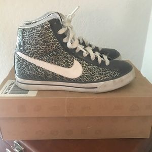 Nike Women’s Blazer Mid Vintage