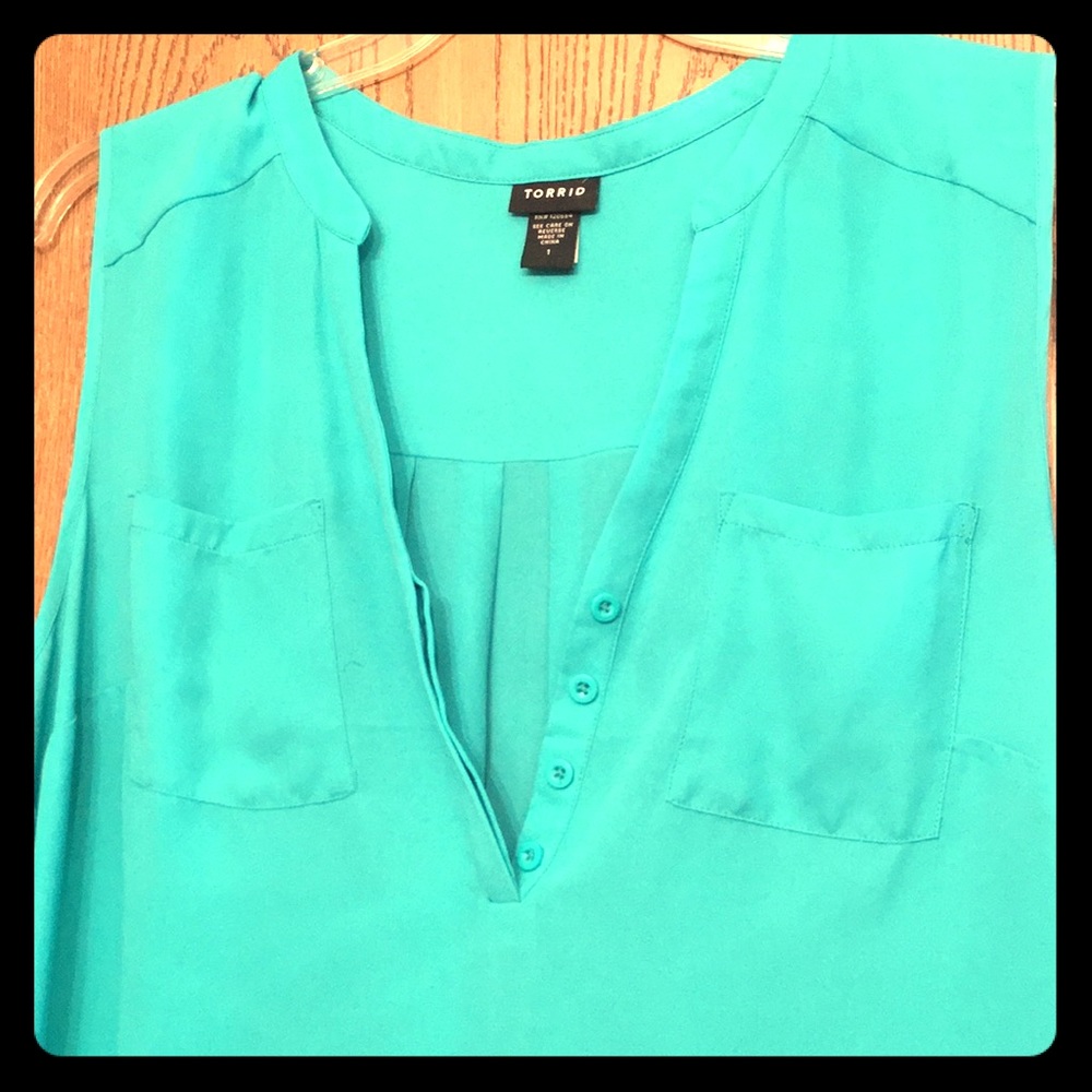 Very pretty casual blouse!!