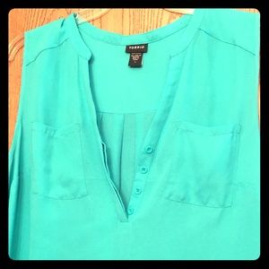 Very pretty casual blouse!!