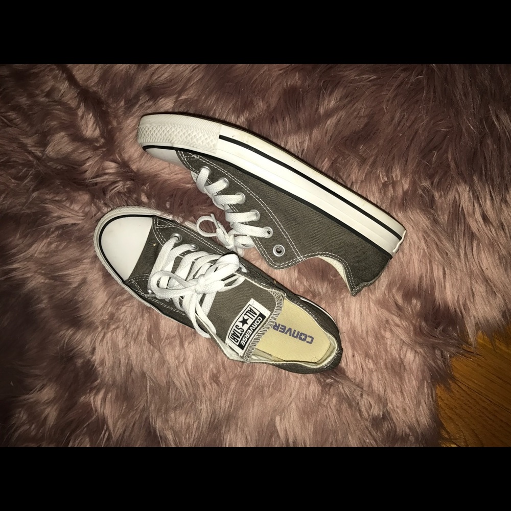 Dark grey low top converse