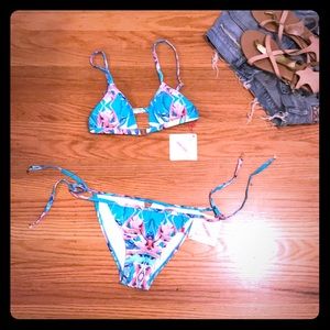 NWT. 6 Shore Road by Pooja bikini bottoms. Small