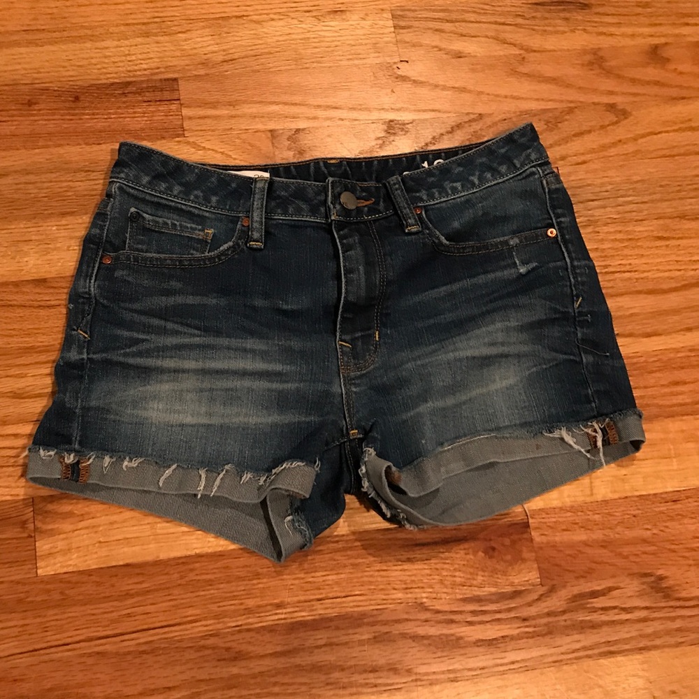 Gap shorts size 26 "slim cut offs"