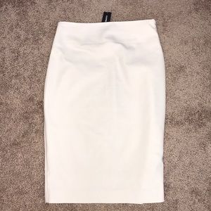 NWT EXPRESS pencil skirt sz. 6 *ON HOLD*