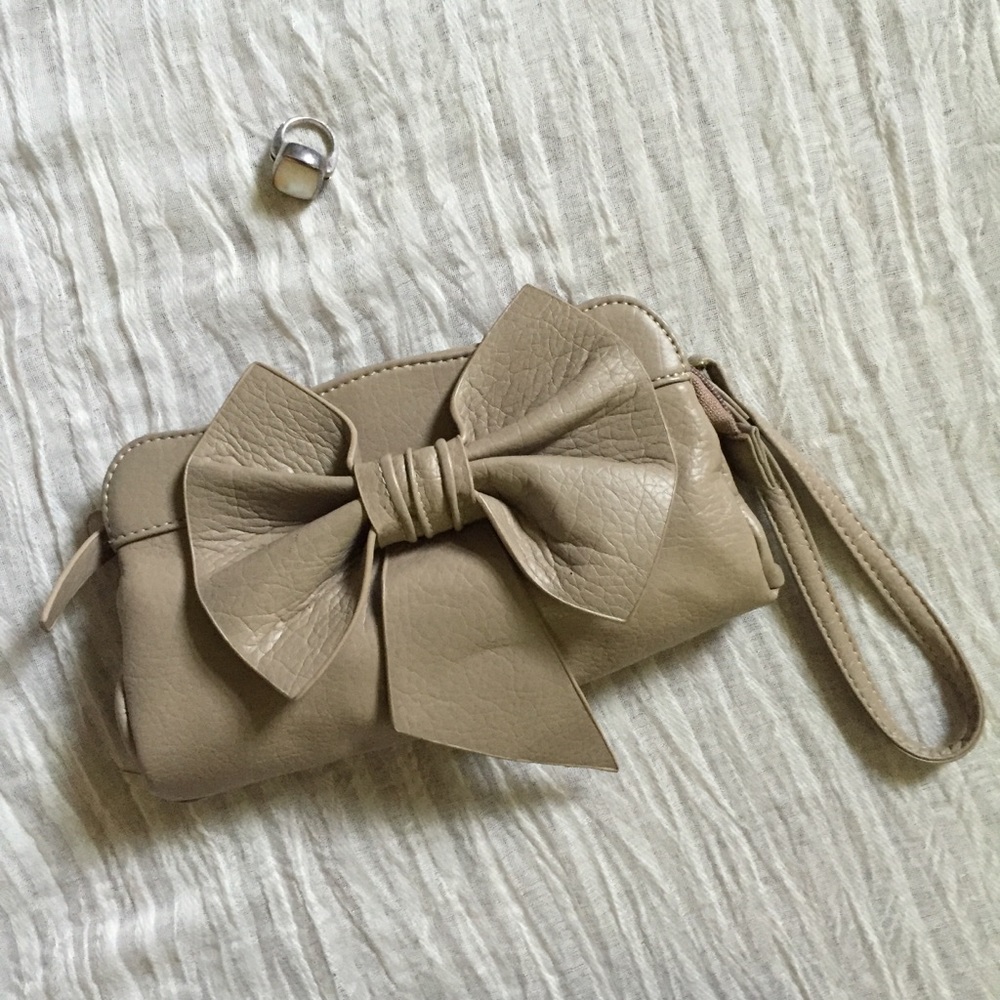 Vegan Leather Clutch / Crossbody