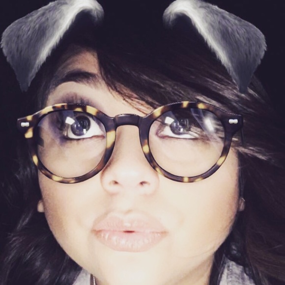 Meet your Posher, Angelica - Picture 1 of 1