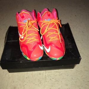 Lebrons XI 11 Fruity Pebbles Sneakers Brand New!