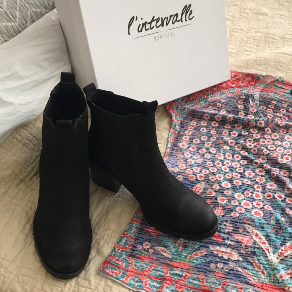 Intervalle Celeste boots size 40 (runs small) NWT