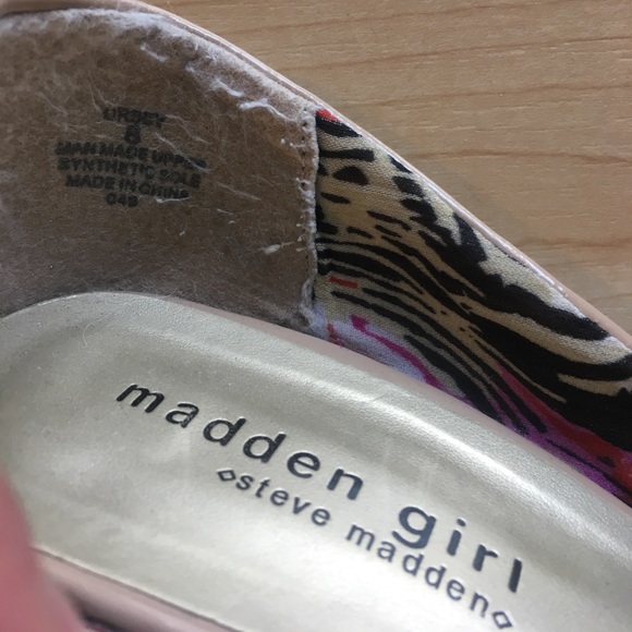 Steve Madden beige heels. - Picture 4 of 4