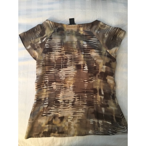 Ann Taylor EUC dressy work blouse with cap sleeves - Picture 4 of 6