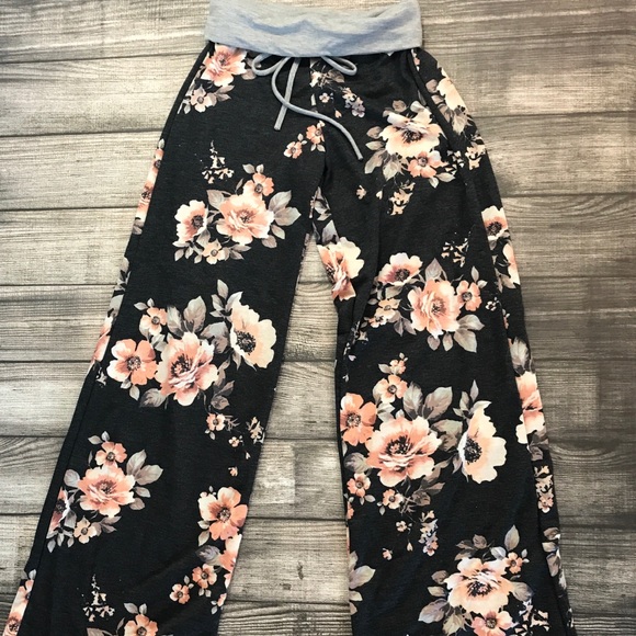 Floral Wide Leg Drawstring Pant - Picture 2 of 6