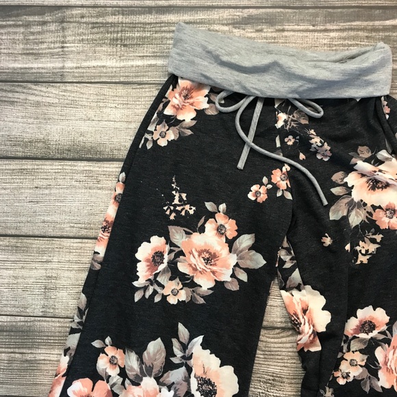 Floral Wide Leg Drawstring Pant - Picture 5 of 6