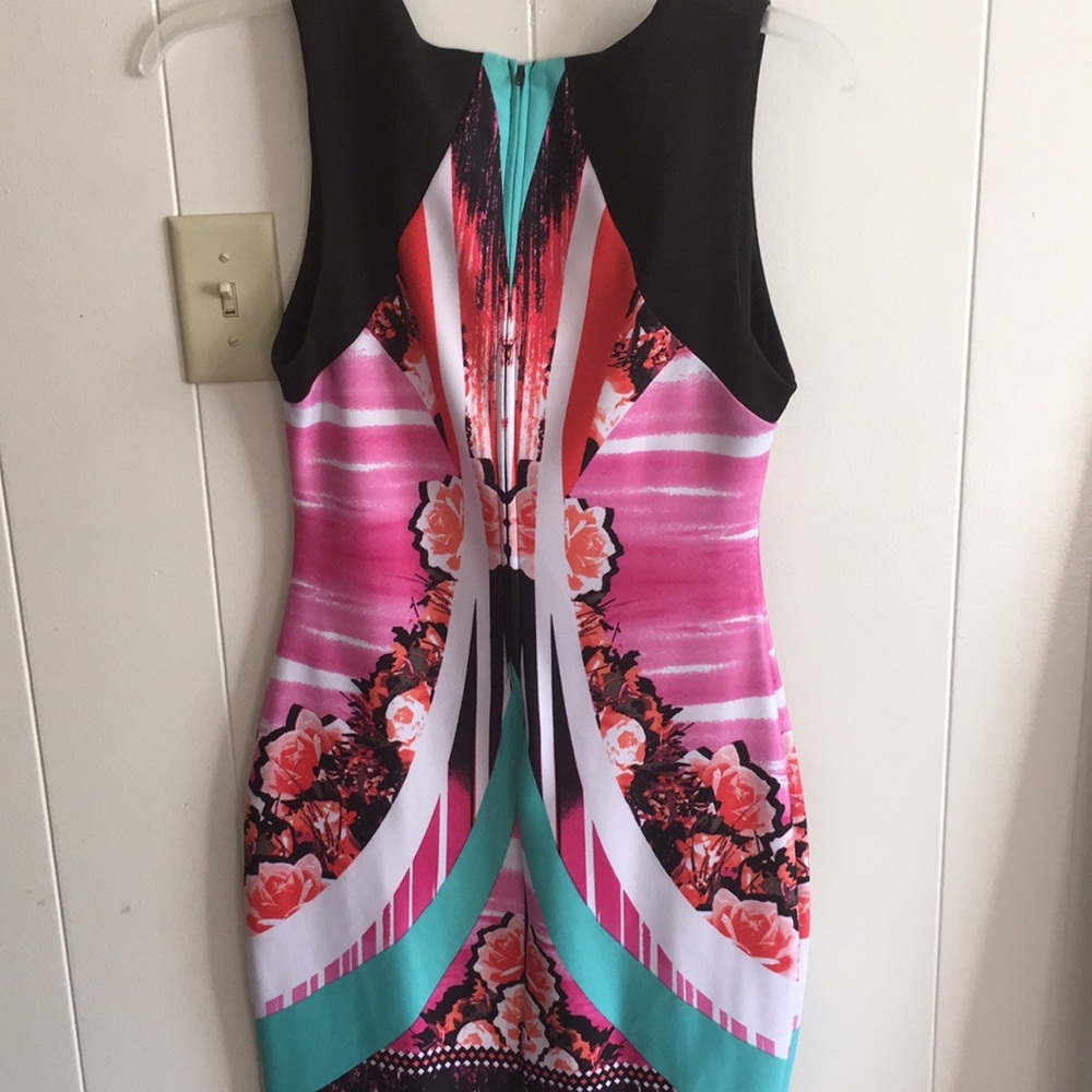 Dress - Picture 3 of 4