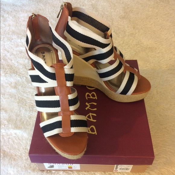 Buckle Shoes - Canvas/Espadrille wedge with elastic straps