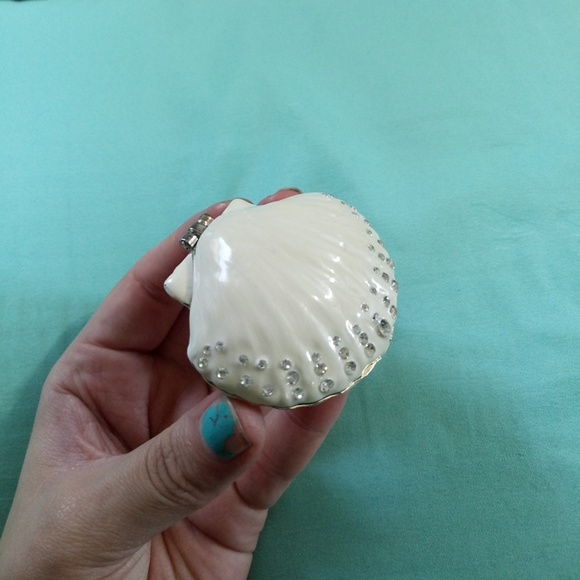 Seashell Box - Picture 4 of 4