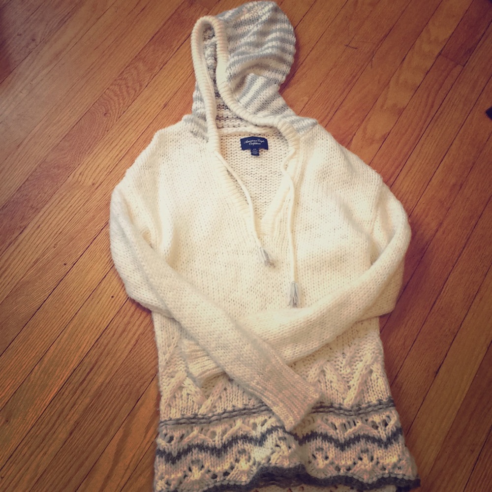 American Eagle sweater