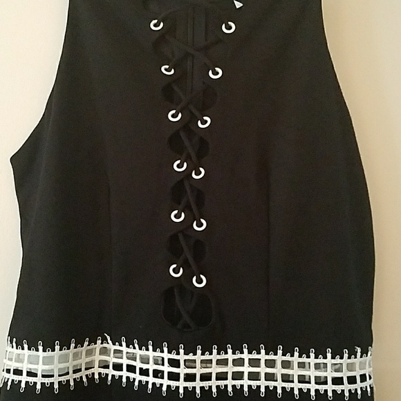 Venus black and white tie up dress - Picture 2 of 3