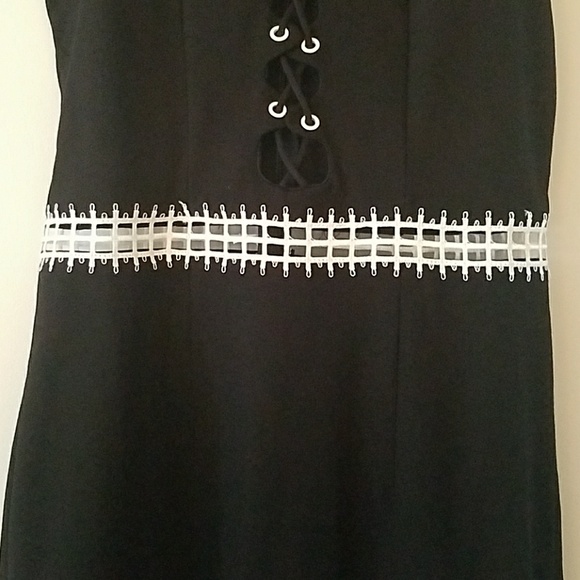 Venus black and white tie up dress - Picture 3 of 3