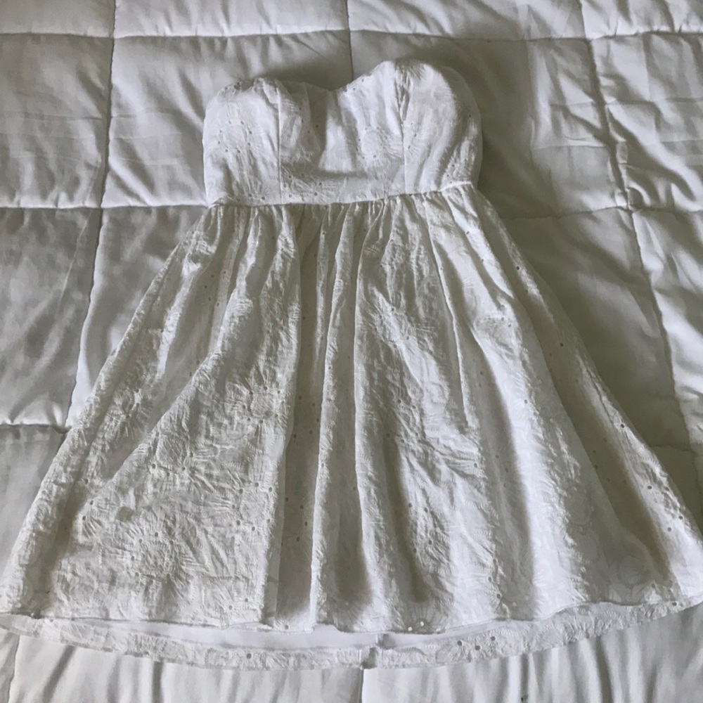 White strapless dress