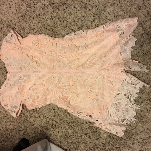 Romper size SM - Picture 2 of 3