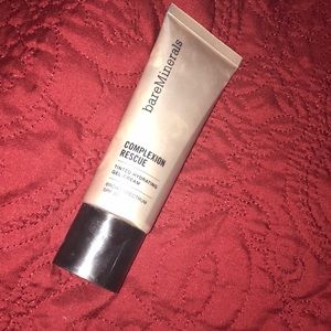 Tinted hydrating cream