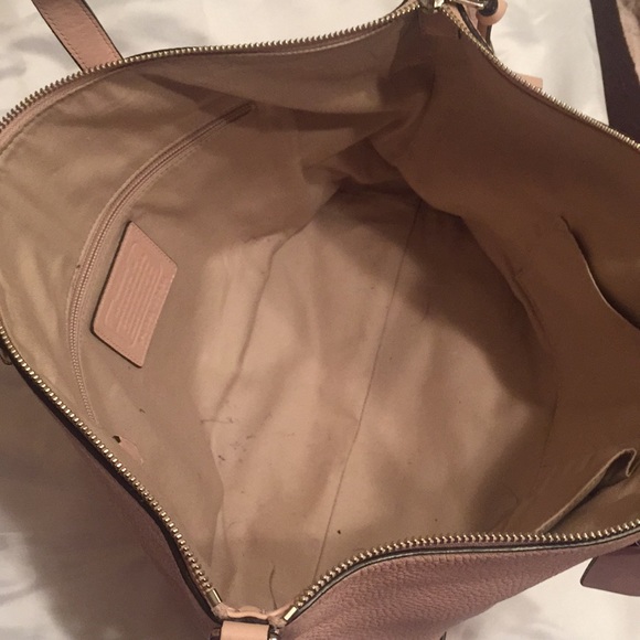 Coach light mauve hand bag - Picture 3 of 6