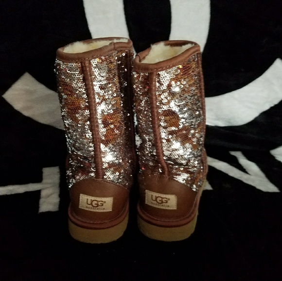 Uggs size 8 - Picture 2 of 3
