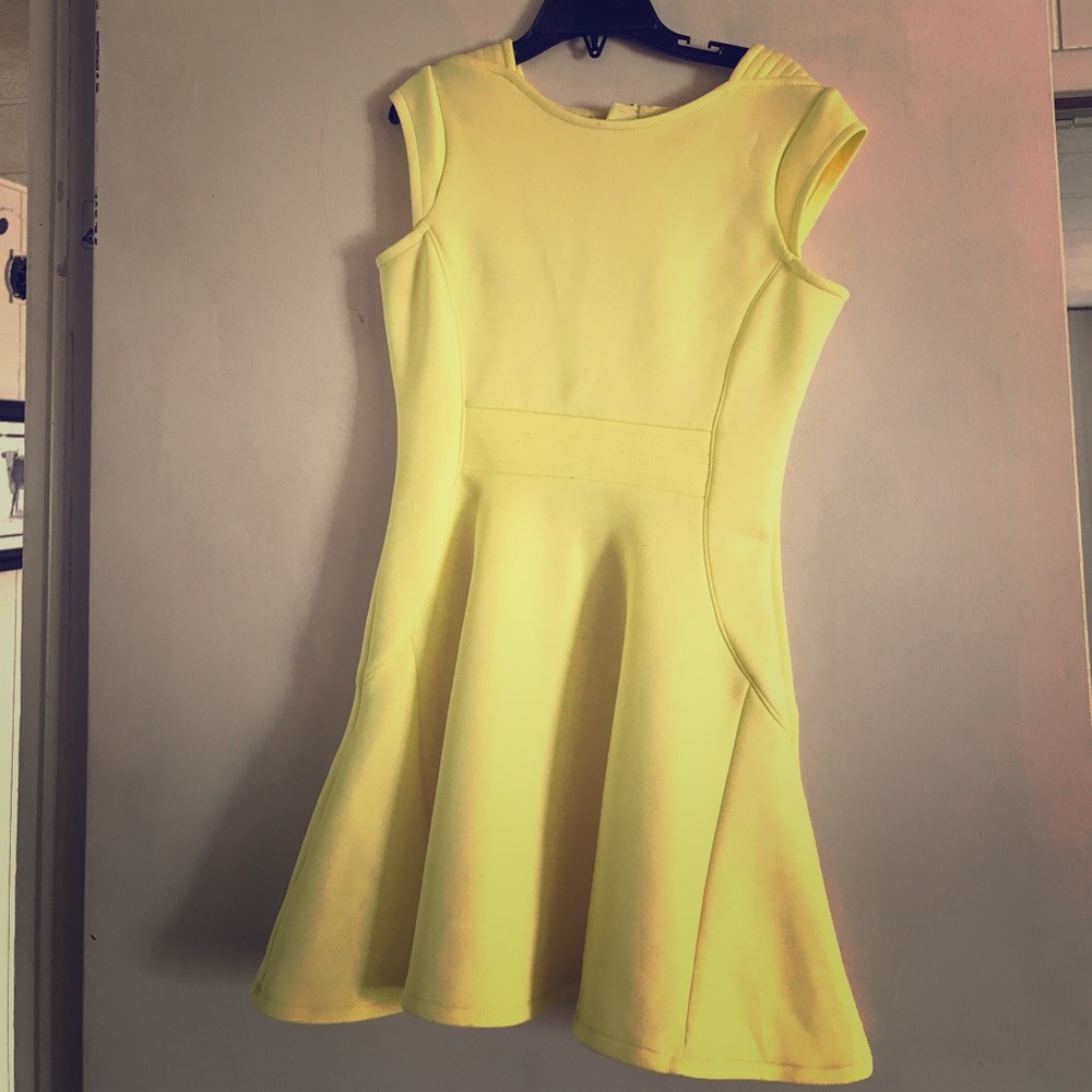 Girls dress size 6 wore a few time