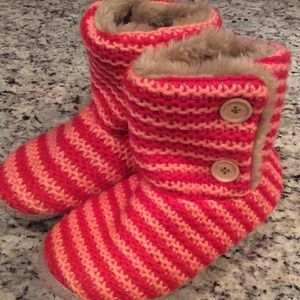 ❄️Steve Madden Slippers!❄️ Fluffy and Comfy!! ❄️Steve Madden Slippers!❄️ Fluffy and Comfy!!