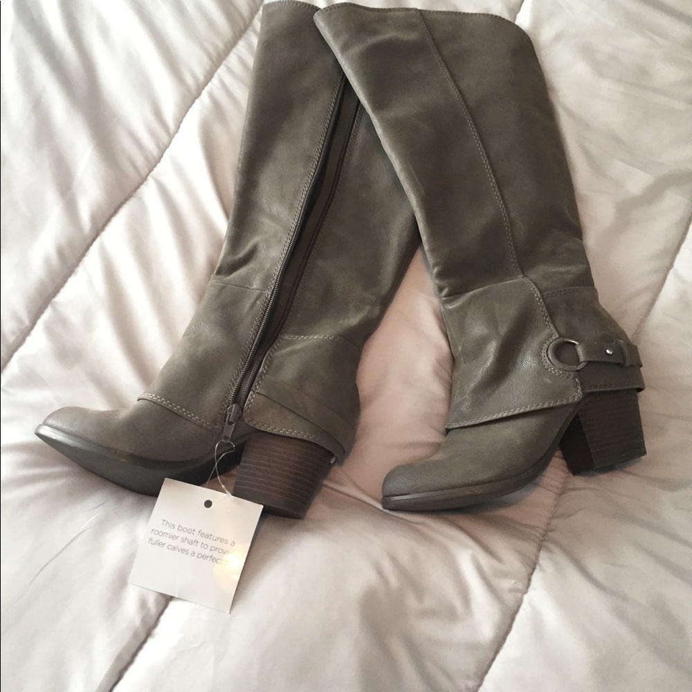 Great tall  boots never worn!