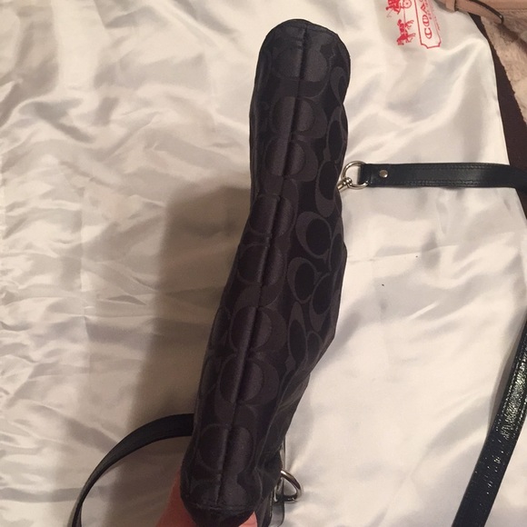 Cross body Coach purse - Picture 3 of 5