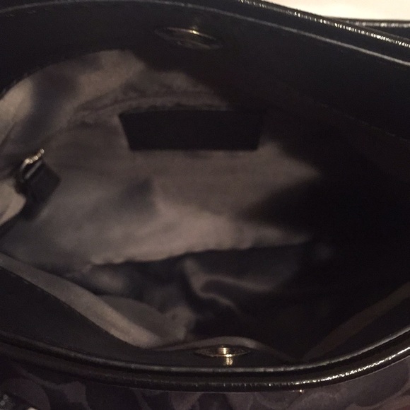 Cross body Coach purse - Picture 5 of 5